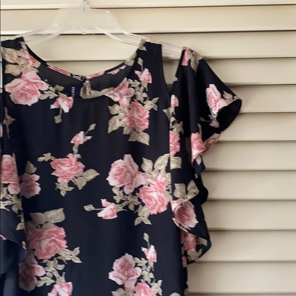 STITCHFIX Fortune + Ivy Rose Open Shoulder L Top - Picture 3 of 6